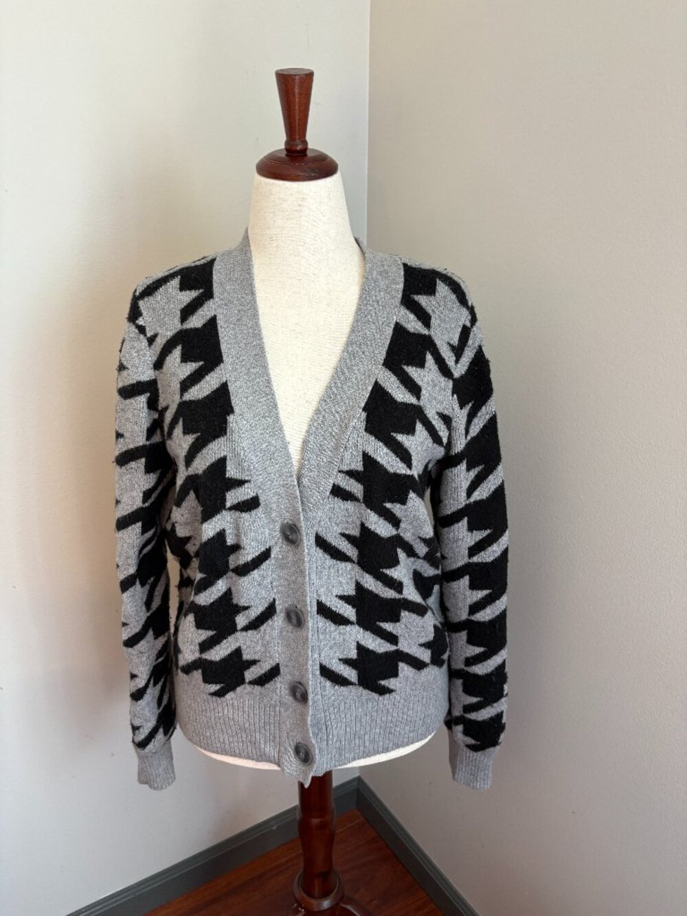 LOFT Gray & Black Houndstooth Button Front Cardigan Sweater Women’s Large